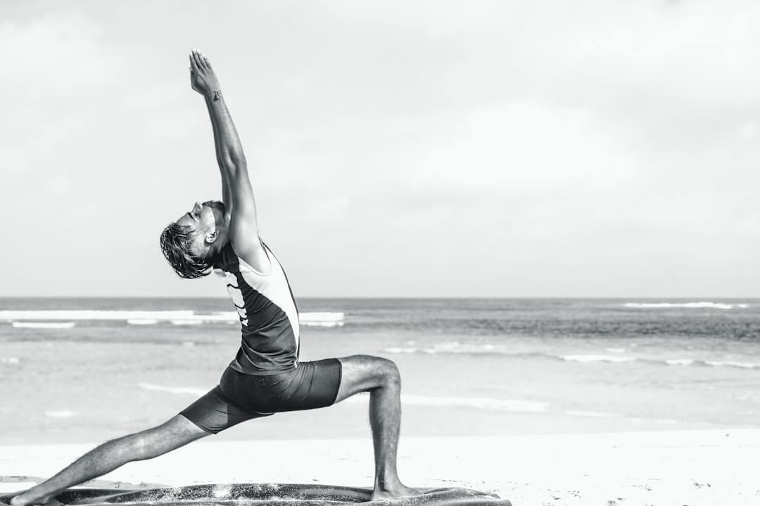 découvrez l'univers apaisant du yoga : une pratique millénaire qui allie corps et esprit, favorisant la détente, la concentration et l'équilibre intérieur. rejoignez-nous pour explorer les différentes postures, techniques de respiration et bienfaits du yoga pour améliorer votre bien-être au quotidien.